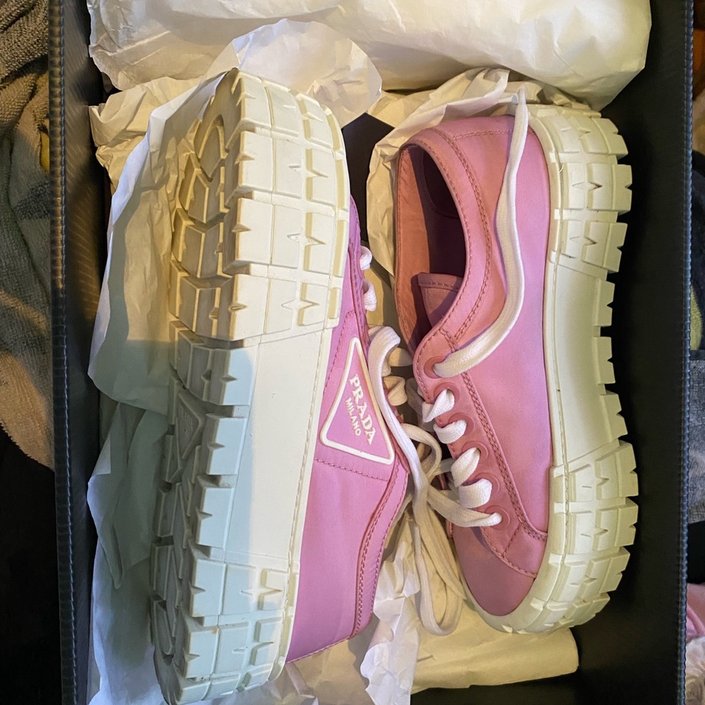 Authentic Prada shoes women’s size 6 - Picture 2 of 8